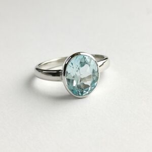 Sky Blue Topaz Ring in Sterling Silver size 6 🆕